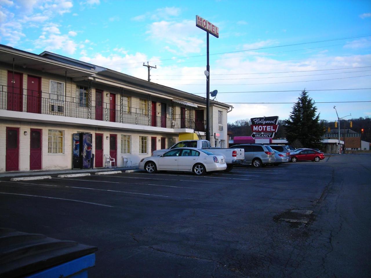 Hollywood Motel Kenova Exterior foto